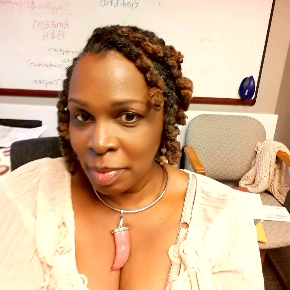 Meet your Posher, Felecia